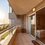 Beachfront Luxury Living- A106 Seaspray, Blouberg