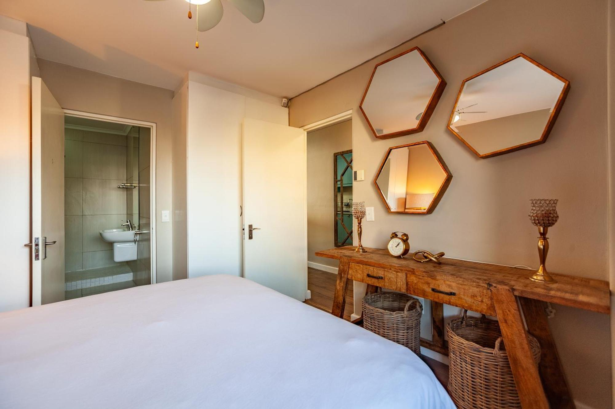 Apartment Beachfront Luxury Living- A106 Seaspray, Blouberg Cape Town