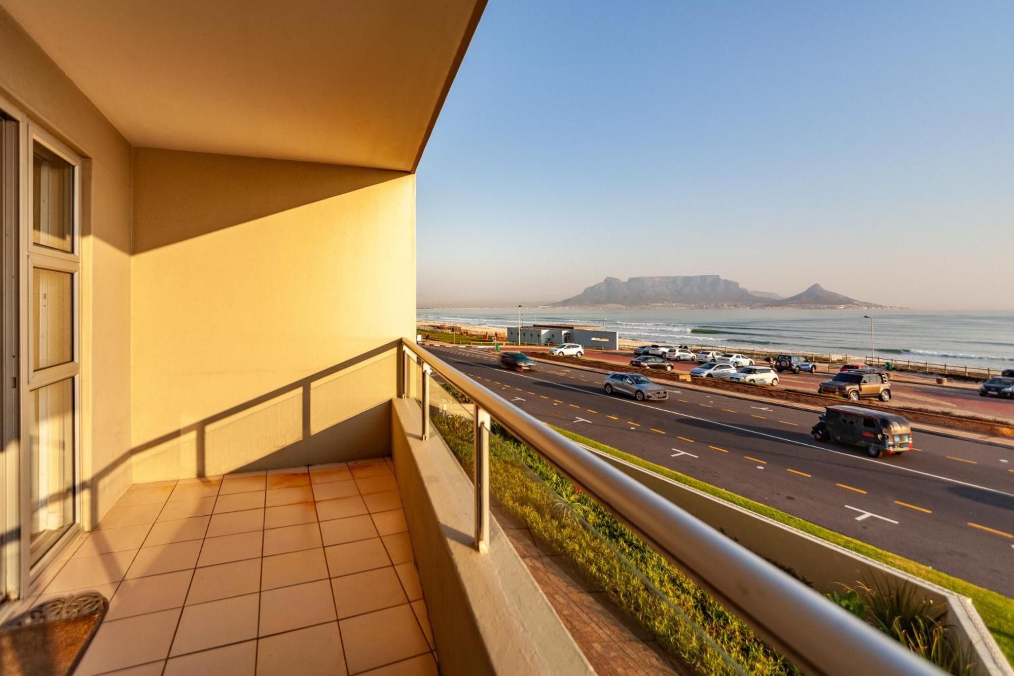 Beachfront Luxury Living- A106 Seaspray, Blouberg * Cape Town